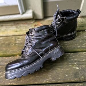 Roots Tuff leather chunky boots size 7 womens